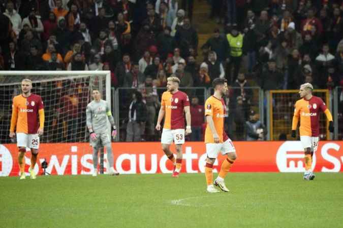 Cimbom avantajı kaptı.. Galatasaray: 3 Sparta Prag: 2