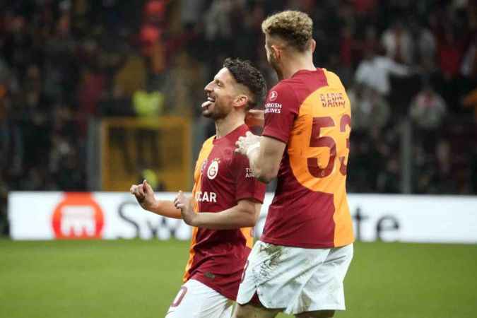 Cimbom avantajı kaptı.. Galatasaray: 3 Sparta Prag: 2