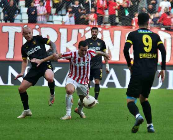 İstanbul direniyor.. Antalyaspor: 2 İstanbulspor: 2