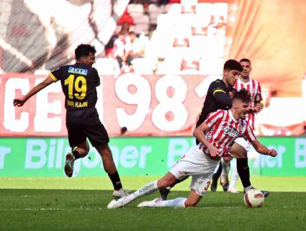 İstanbul direniyor.. Antalyaspor: 2 İstanbulspor: 2