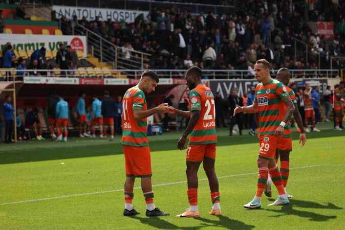 Alanya'da gol düellosu.. Alanyaspor: 3 Adana Demirspor: 3