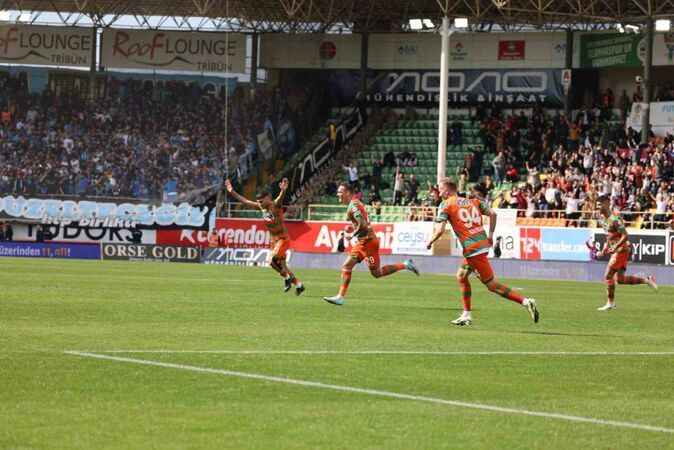 Alanya'da gol düellosu.. Alanyaspor: 3 Adana Demirspor: 3