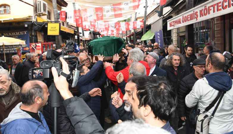 Bornova eski başkanı, Sırrı Aydoğan'ı alkışlarla uğurladı