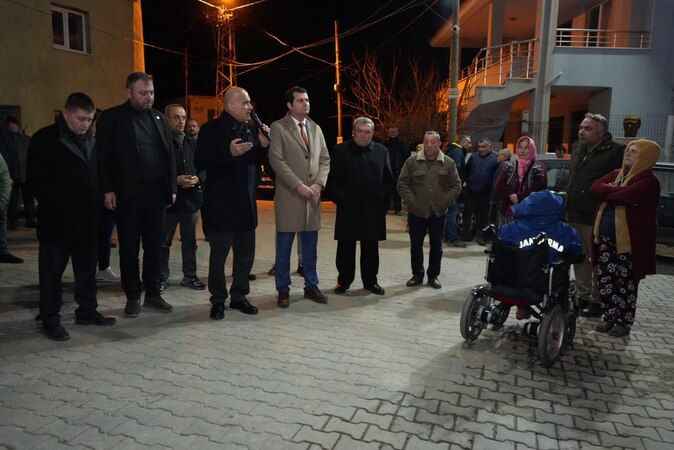 Turhan Çömez’den Edremit’in o köyüne otobüs ve yol sözü