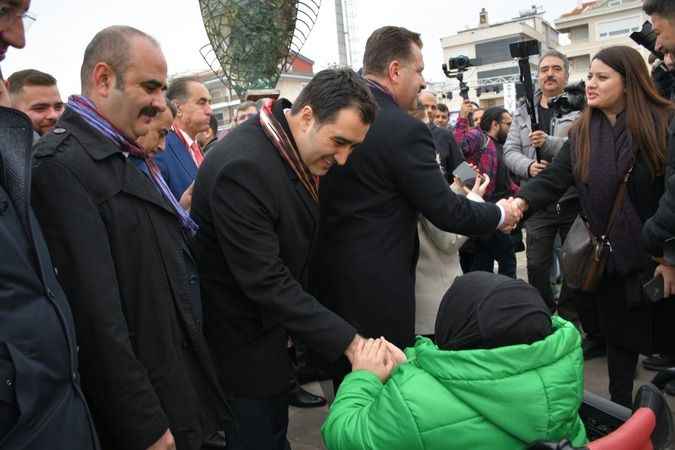 Halkın adayı Vurmaz, Kalplere dokunmaya devam ediyor..