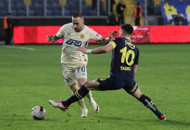 Fener Eryaman'da dağıldı.. MKE Ankaragücü: 3 Fenerbahçe: 0