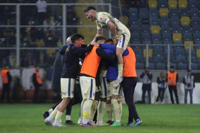 Fener Eryaman'da dağıldı.. MKE Ankaragücü: 3 Fenerbahçe: 0