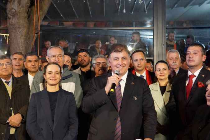 CHP Bornova Adayı Eşki'den miting gibi açılış