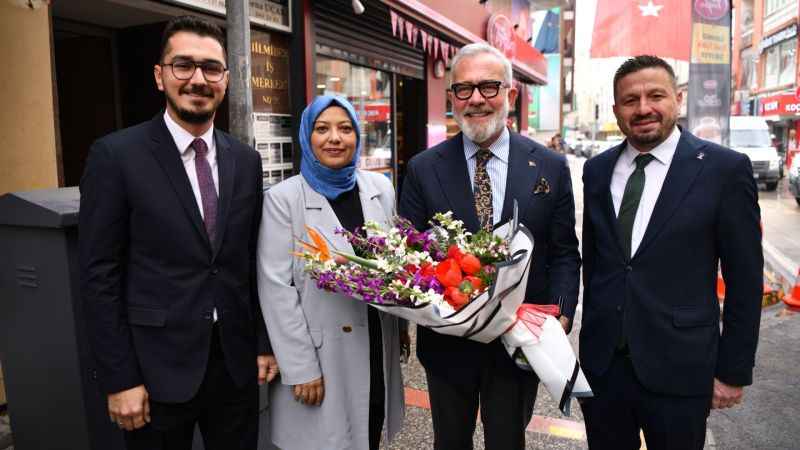 Sanat dünyasının duayen isimlerinden Bahadır Yenişehirlioğlu Balıkesir'de