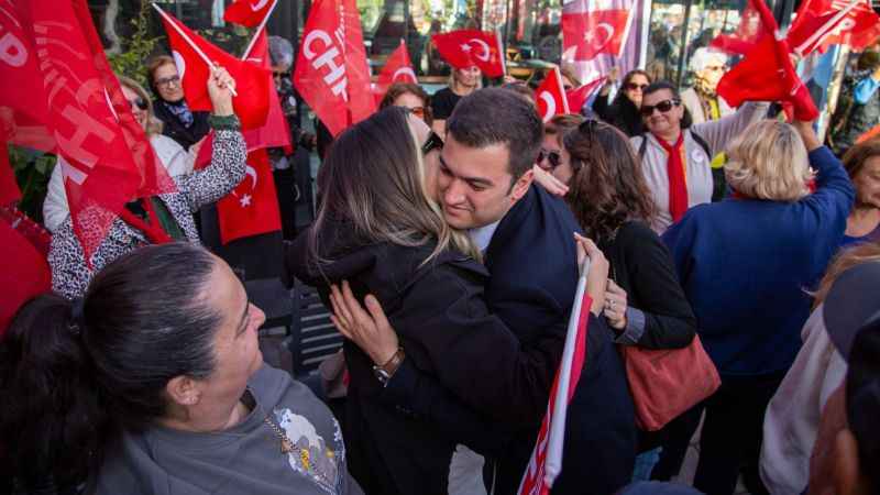 Bodrum'da gençlik aşısı tuttu.. Mandalinci'den miting gibi açılış..