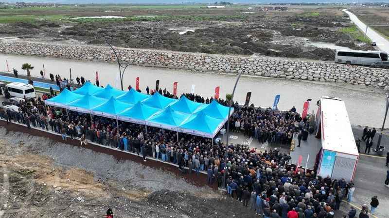 Balıkesir'de Körfez trafiğini rahatlatacak proje dualarla açıldı.. 