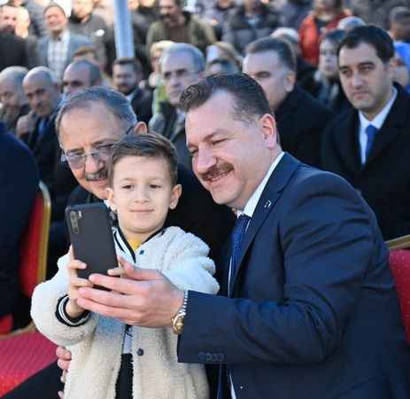 Balıkesir'de Körfez trafiğini rahatlatacak proje dualarla açıldı.. 