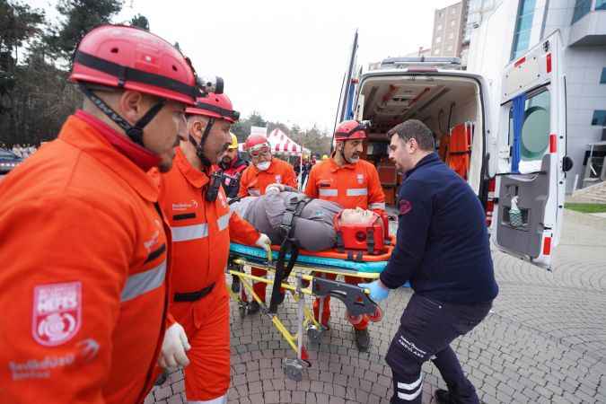 Beylikdüzü Belediyesi'nden deprem tatbikatı