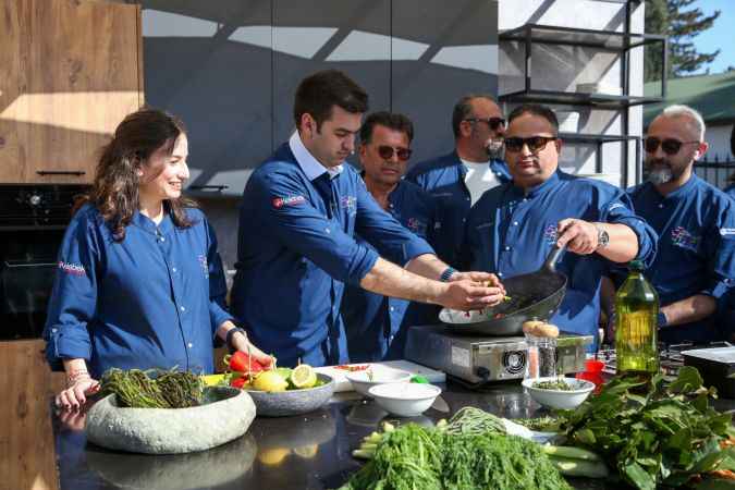 Başkan Adayı Mandalinci Siyasette Olduğu Kadar Mutfakta da Maharetli