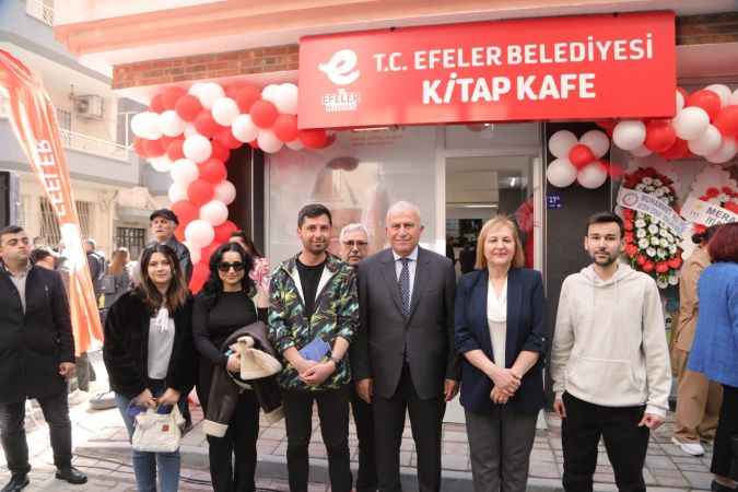 Efeler’de 18’inci Kitap Kafe açıldı