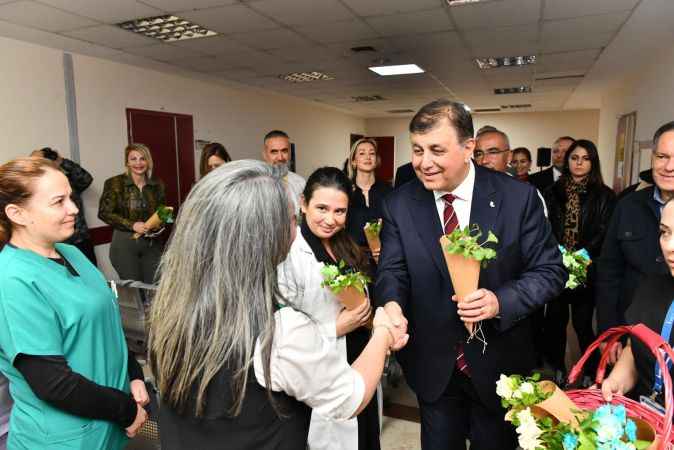 Başkan Cemil Tugay, 14 Mart Tıp Bayramında meslektaşlarıyla buluştu