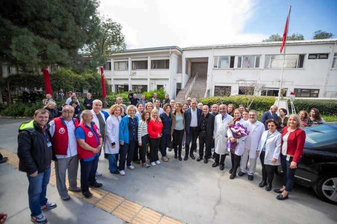 Başkan Soyer sağlık çalışanlarının bayramını kutladı