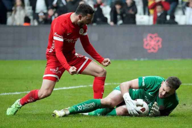 Yaralı Kartal.. Beşiktaş: 1 Antalyaspor: 2