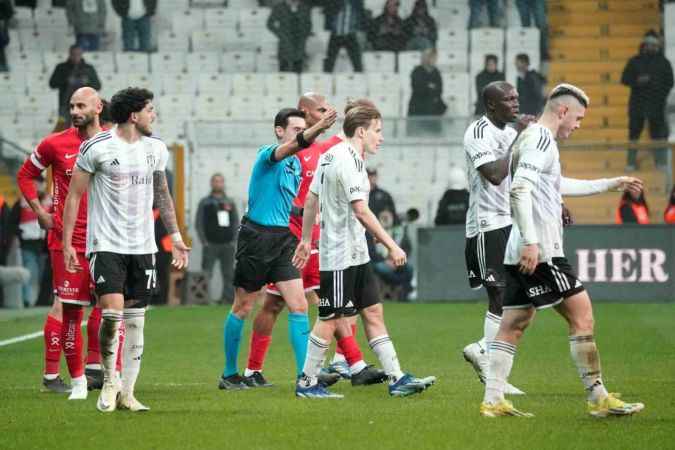 Yaralı Kartal.. Beşiktaş: 1 Antalyaspor: 2