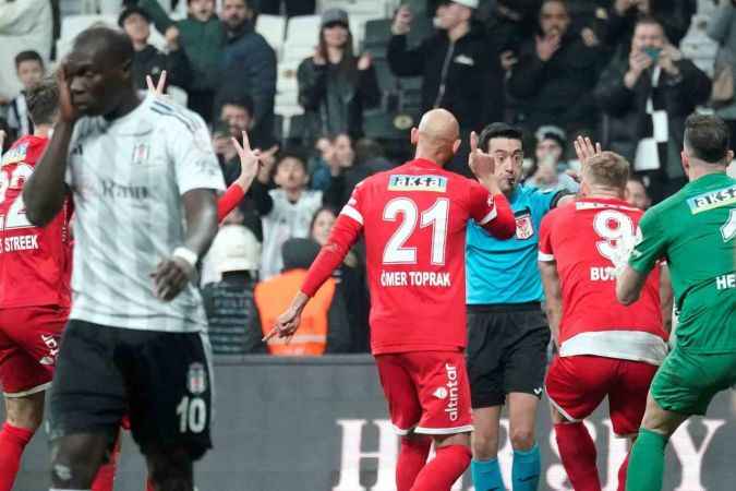 Yaralı Kartal.. Beşiktaş: 1 Antalyaspor: 2