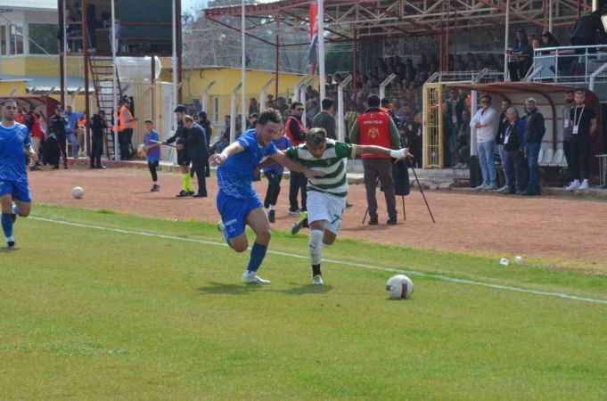 Efeler Şampiyonluk yolunda yara aldı.. Efeler 09 SFK: 1 Ergene Velimeşe Spor: 2