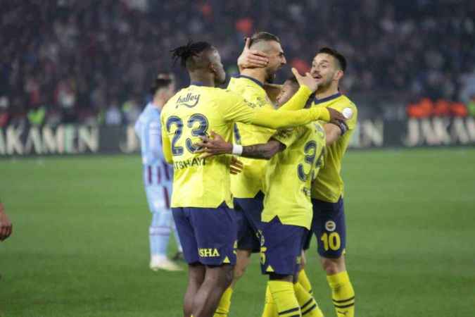 Olaylı maçta kazanan Fenerbahçe.. Trabzonspor: 2 Fenerbahçe: 3