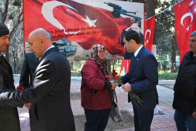 Muhammed Vurmaz’dan Şehitlik ziyareti