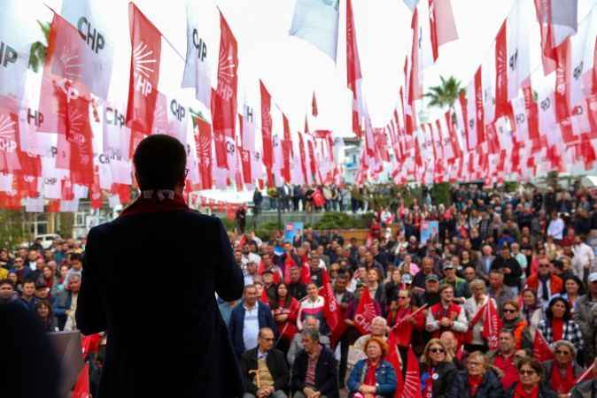 Mandalinci'den miting gibi seçim ofisi açılışı