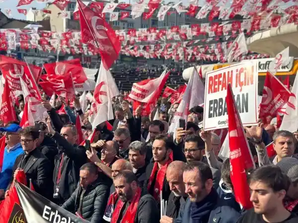 Erbakan: “İstanbul’a heykelci belediyecilik yakışmaz”