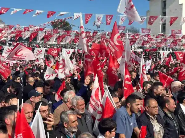 Erbakan: “İstanbul’a heykelci belediyecilik yakışmaz”