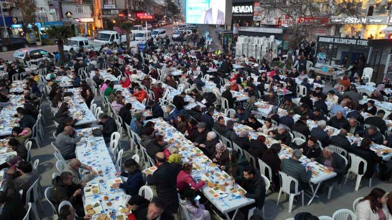 Burhaniyeliler iftarda buluştu