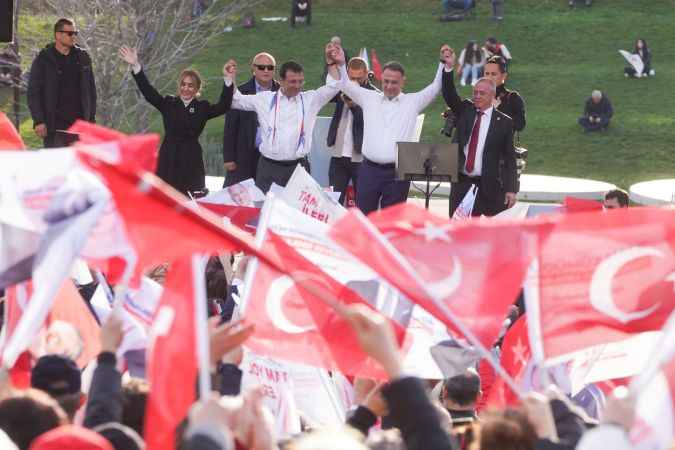 Ekrem İmamoğlu Beylikdüzü'nde halkla buluştu