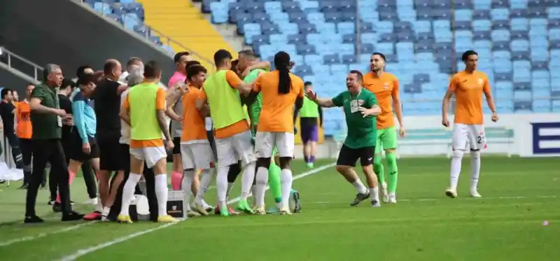 Şampiyona çelme... Adanaspor: 1 Eyüpspor: 0