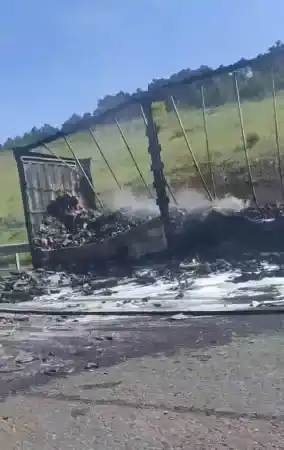 KMO’da korku dolu anlar: Patlayıcı malzeme taşıyan tır alev topuna döndü