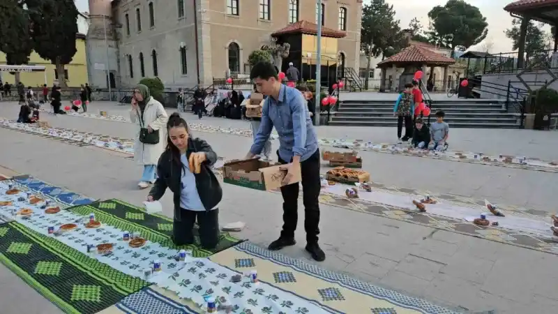 Sındırgı’da geleneksel ümmet iftarı yapıldı