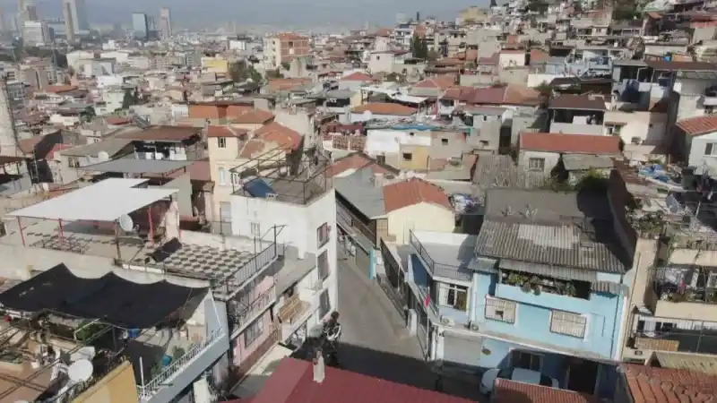 Osmalı Döneminde İzmir'in en modern yüzüydü.. Şimdi can çekişen bir tarih oldu..