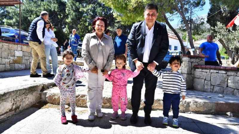 Başkan Tugay Karaburun'un köylerini ziyaret etti