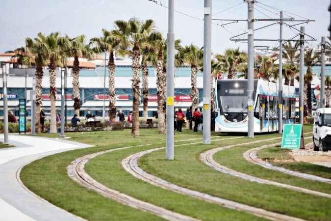 İzmir’in tramvay hatları için araç alım ihalesi yapıldı