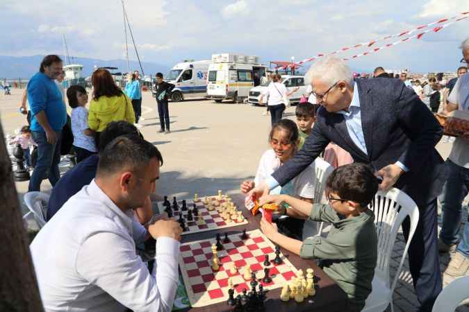 Çocuklar, bayramlarını Burhaniye’de doyasıya kutlayacak