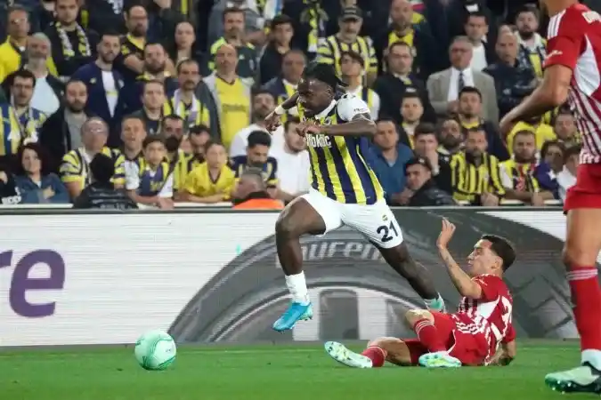 Fenerbahçe son çeyrekte havlu attı