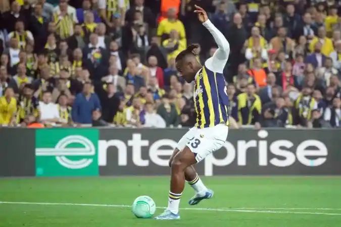 Fenerbahçe son çeyrekte havlu attı