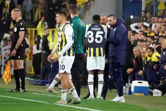 Fenerbahçe son çeyrekte havlu attı