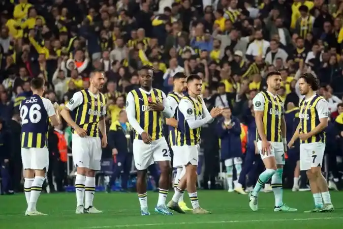 Fenerbahçe son çeyrekte havlu attı