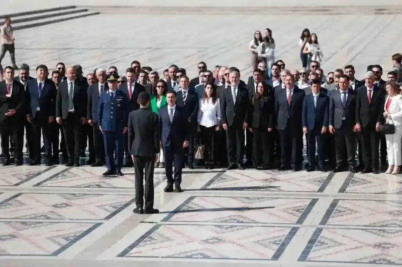 Başkan Acar Ünlü Ata’nın huzurunda