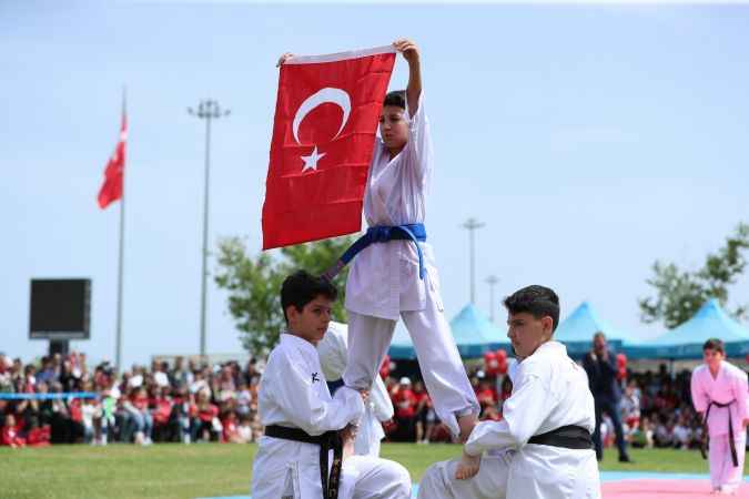 Aliağa Avcı Ramadan Parkı’nda Renkli 23 Nisan Kutlaması