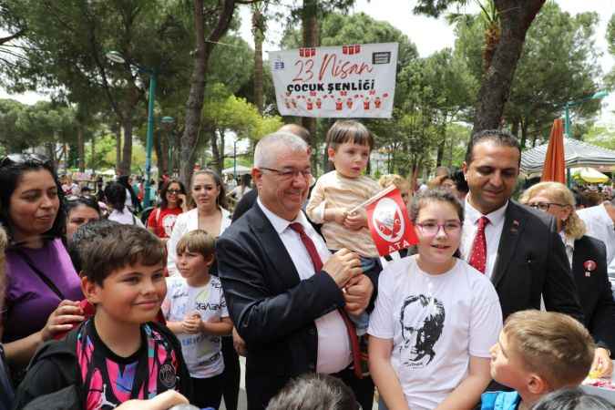  Başkan Ertaş, çocukların bayram coşkusuna ortak oldu