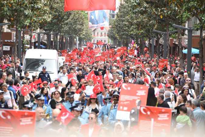 Kuvayı Millîye Şehri Balıkesir, yıllar sonra 23 Nisan’ı büyük coşkuyla kutladı