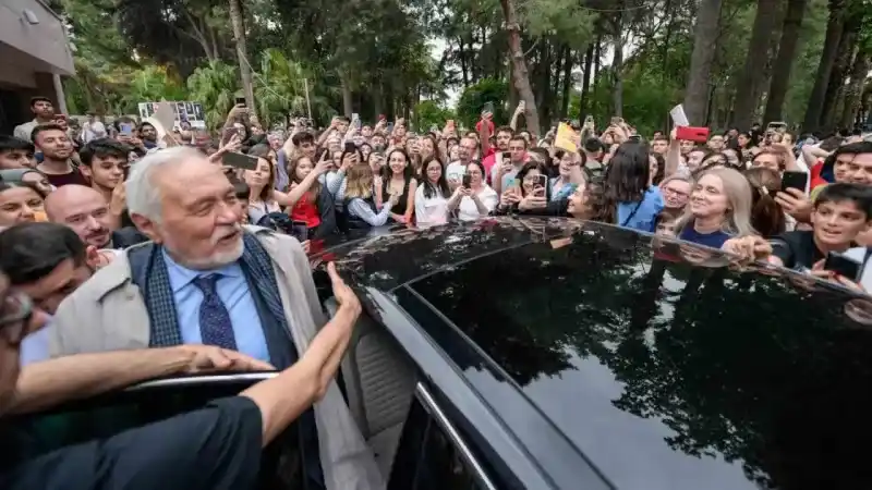 Prof. Dr. İlber Ortaylı İZKİTAP Fest’e konuk oldu