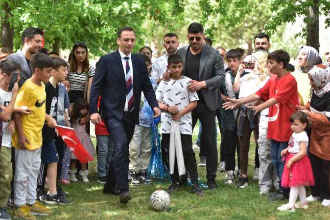 İzmirliler Aşık Veysel’deki Uçurtma Şenliği’nde buluştu