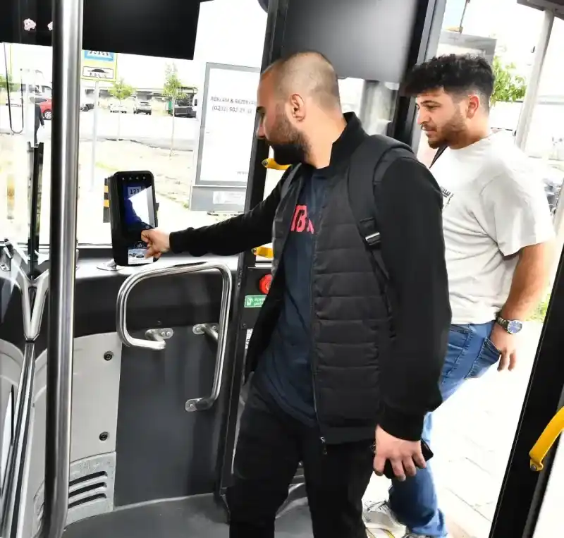 İzmir'e yeni otobüs hattı.. Vatandaş istedi, Başkan Tugay yaptı..